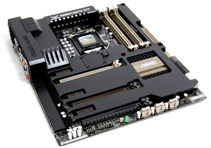 Asus Z77 Sabertooth – product view 3